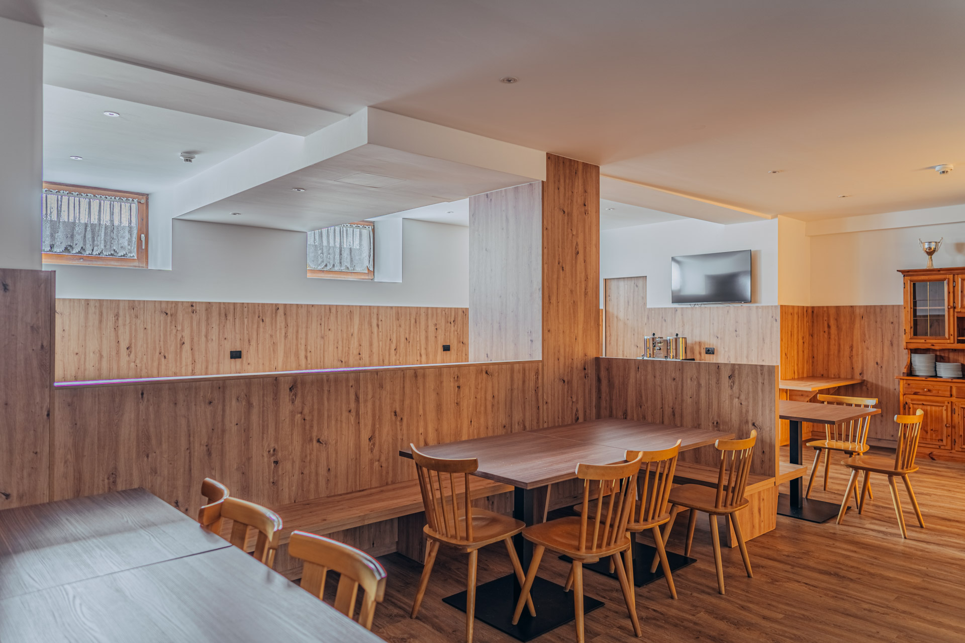 Sala comune in legno della Casa per Ferie Europa